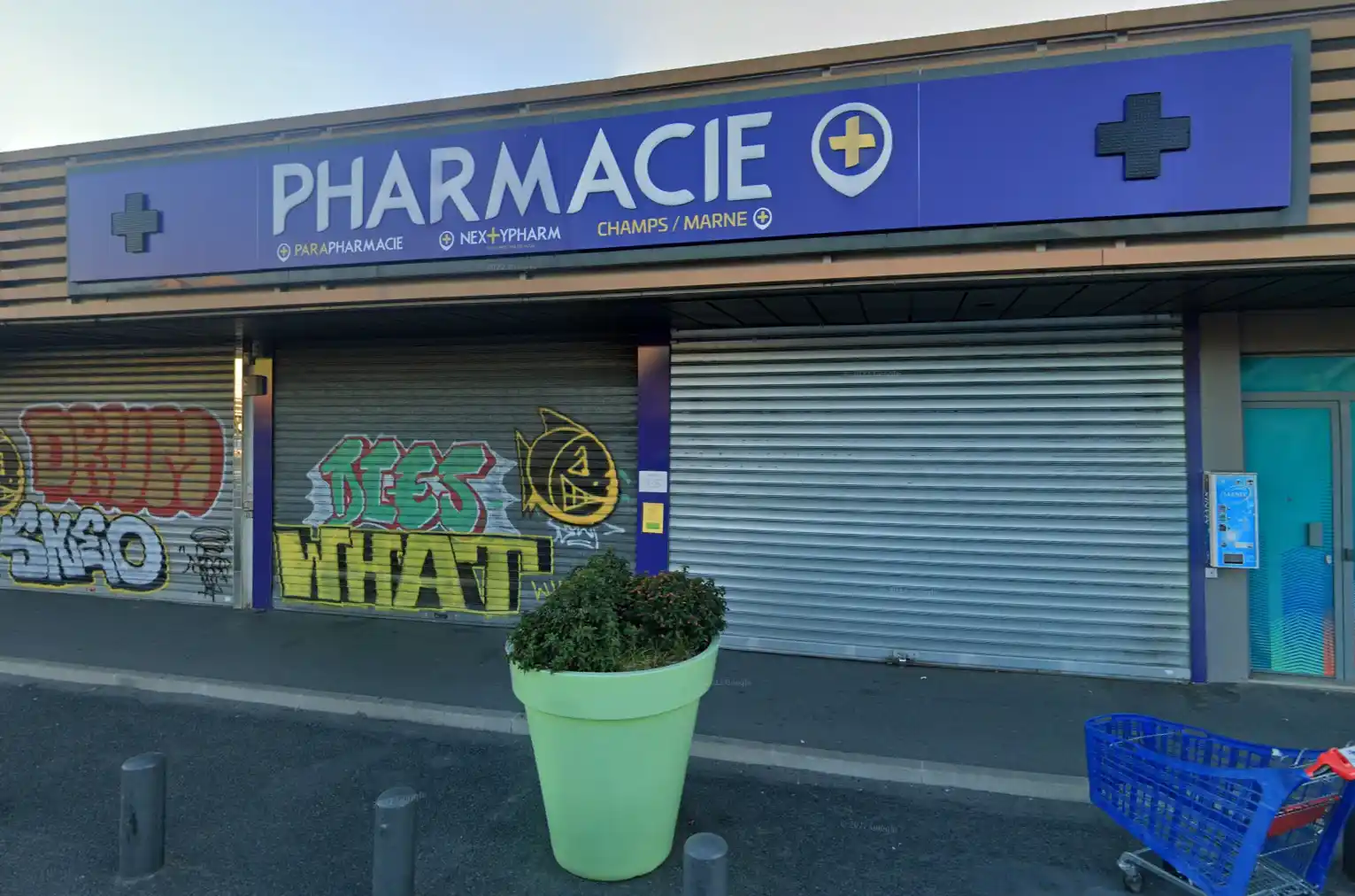Devanture de la Pharmacie de Champs-sur-Marne - Groupement Nextypharm